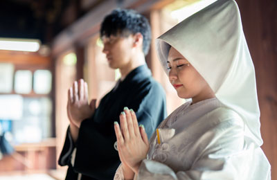 折り捧げる新郎新婦様